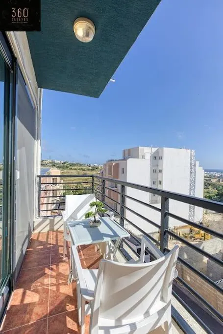 Beautiful & Modern 2Br Apartment In San Gwann By 360 Estates