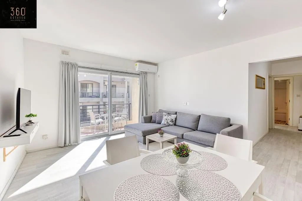 Beautiful & Modern 2Br Apartment In San Gwann By 360 Estates 0*,